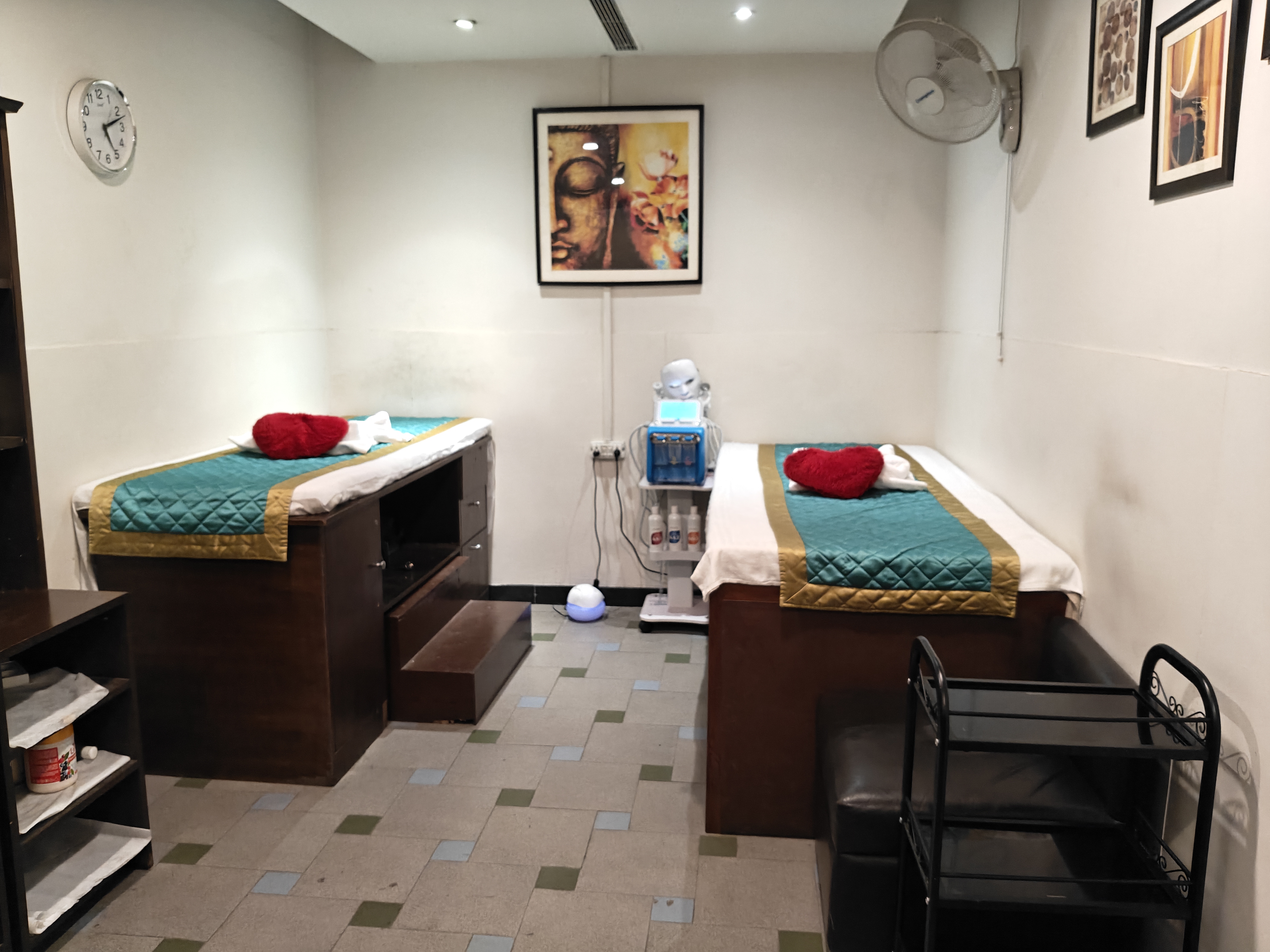 Stylette Elegance treatment room
